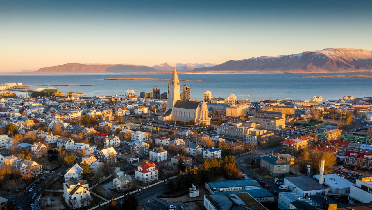 Skrifstofuhúsnæði í Reykjavík